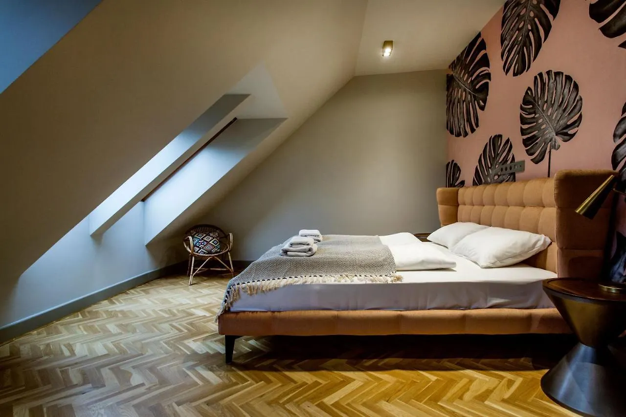 K52 Luxury 4Bdrm 4Bthrm Apartment Budapest 0*,