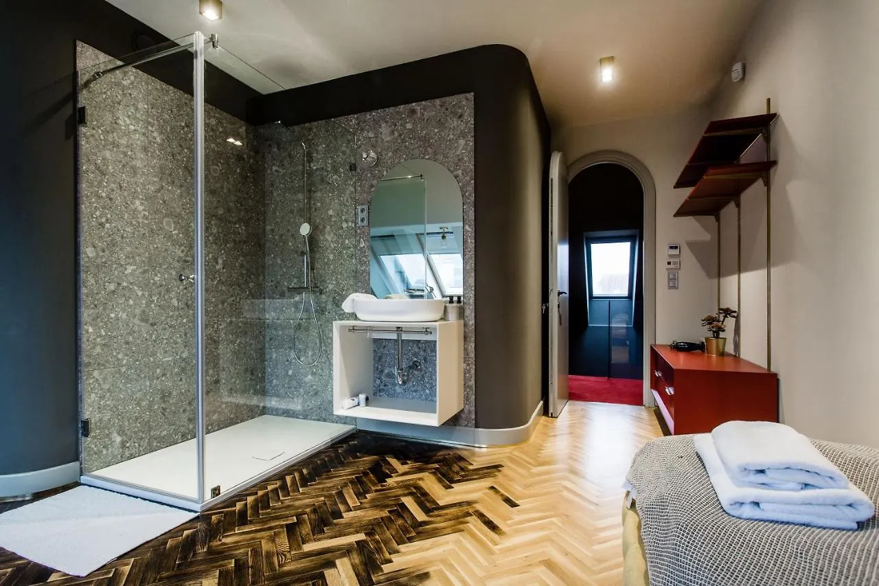 K52 Luxury 4Bdrm 4Bthrm Apartment Budapest