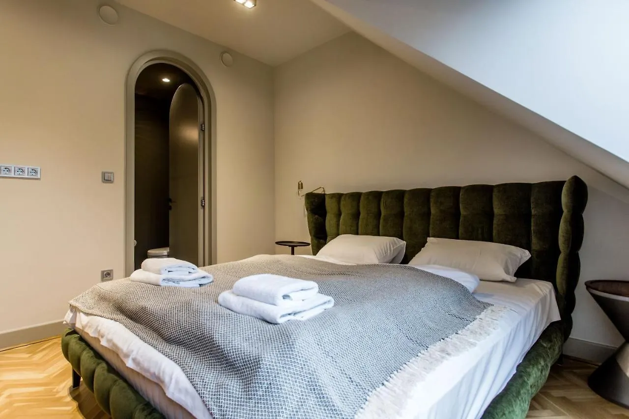 K52 Luxury 4Bdrm 4Bthrm Apartment Budapest 0*,  Hungary