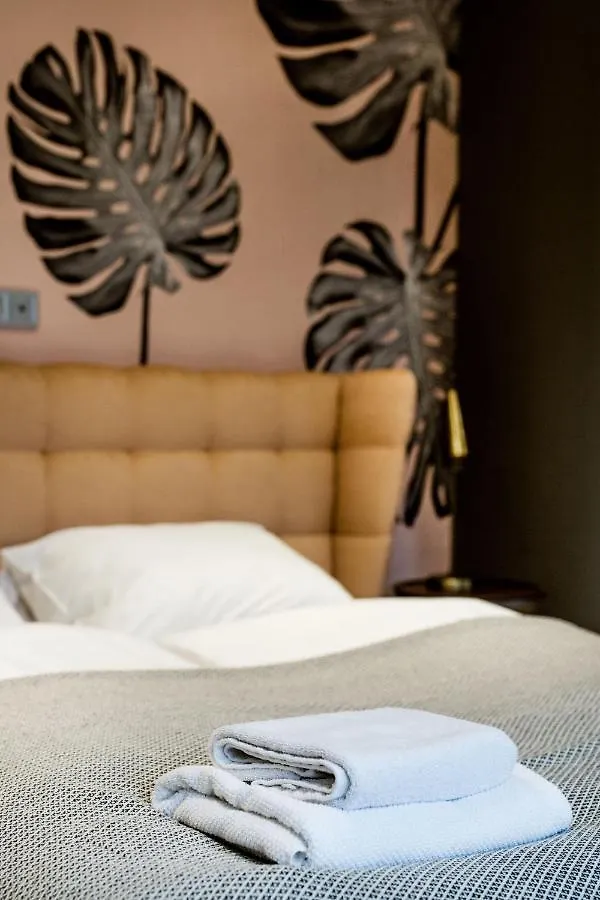 K52 Luxury 4Bdrm 4Bthrm Apartment Budapest