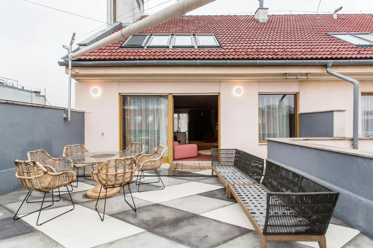 K52 Luxury 4Bdrm 4Bthrm Apartment Budapest