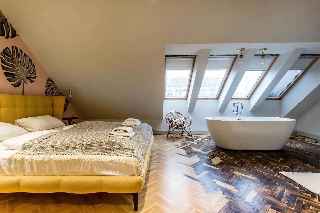 K52 Luxury 4Bdrm 4Bthrm Apartment Budapest