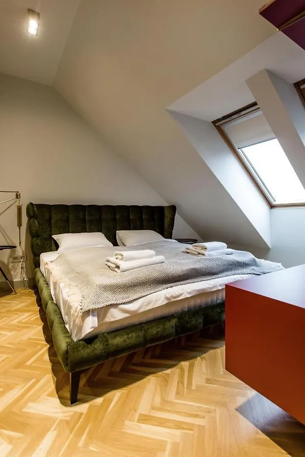 K52 Luxury 4Bdrm 4Bthrm Apartment Budapest